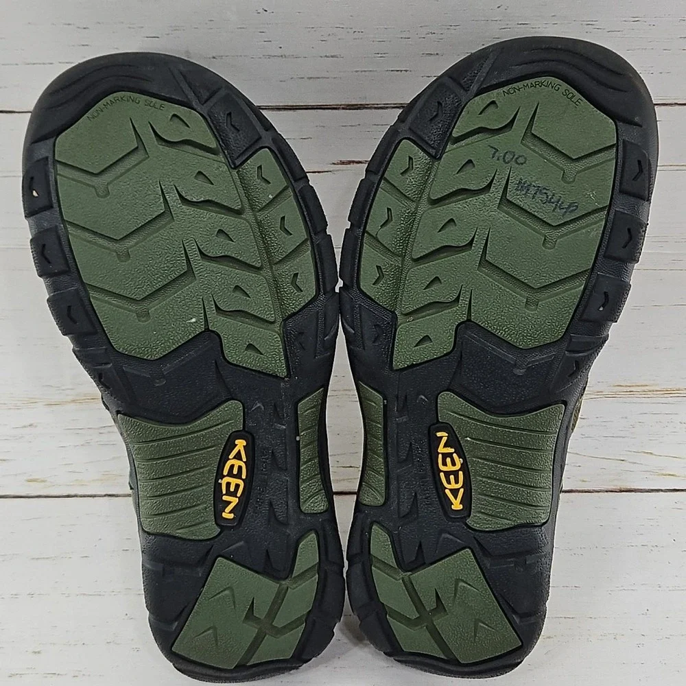 Keen Newport H2‎ Youth Size 6 Camo Green Sport Outdoor Hiking Sandals Shoes 9212